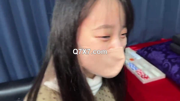 [HD/720p] FC2PPV 4658949 [素人初撮り]童顔の可愛い19歳！服を脱がせたらまさかの巨乳でした！！ これは、さすがに反則です。最後は危険すぎる大量中出し