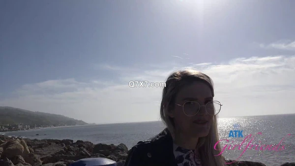ATKGirlfriends 25 03 31 Riley Rose Malibu Pier 1 XXX 1080p MP4-WRB [XC]