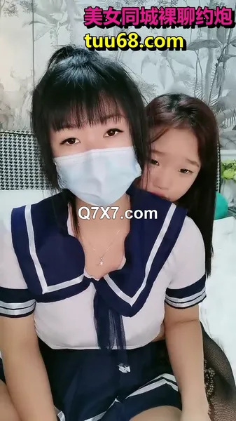 精彩4P两个风骚老阿姨床上调教小鲜肉和渣女小嫩妹激情啪啪，黑色丝袜制服露脸被老阿姨吃奶小哥舔逼，多体位爆草