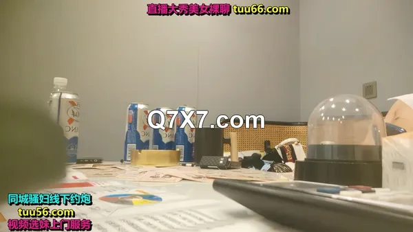 换妻俱乐部泄密流出三对情侣速8酒店相约玩换妻酒足饭饱之花美女们都换上黑丝袜一场淫乱的6P混战开场