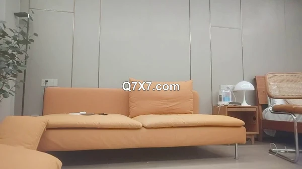 漂亮黑丝袜小姐姐 哥哥好深好爽 骚逼还要操死我吧 你别哭 真的太爽了 身材高挑69舔逼 哥们操逼好猛妹子都爽哭了香汗淋漓