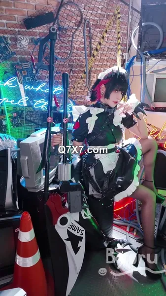 Byoru 4K Cosplay Ellen Joe Bitch Maid Stripping and Giving The Finger