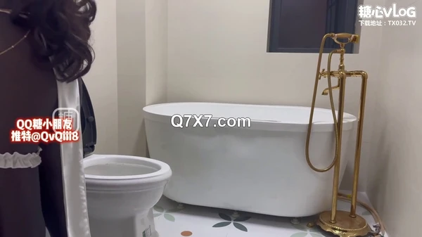 软萌甜美00后可爱萌妹[QQ糖小朋友]cos黑丝袜修女 洛丽塔少女的制服诱惑，超可爱白虎美穴被大屌长驱直入插爆