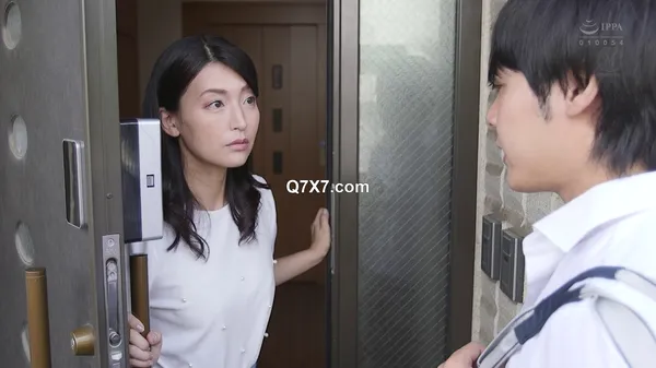 [FHD] ROE-340 ハメ撮りNTR 親友から誤送信された「ハメ撮り動画」に映っていた相手は僕の母だった。 吉永塔子