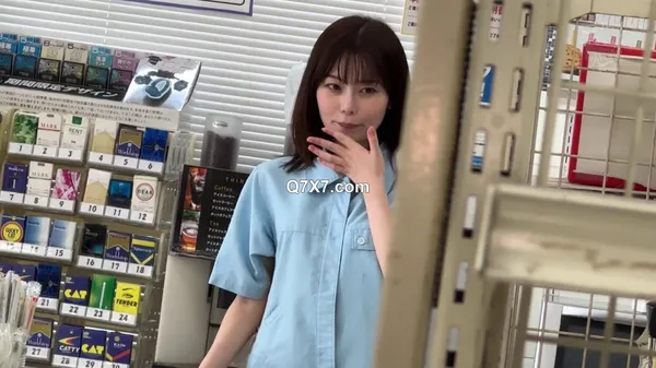 [FHD] RKI-707 性欲溢れたコンビニバイト彼女は客がいるのにバイトテロ密会＆時短エロ奉仕でザーメンぶっこ抜き！！仕事終わりも変態オマ●コフル稼働でハメまくる24時間ド発情営業。 秋元さちか