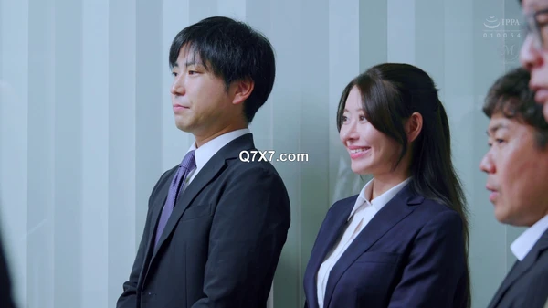 [FHD] JUR-241 人妻秘書、汗と接吻に満ちた社長室中出し性交 恵まれ過ぎた‘神’新人、遂に≪中出し≫解禁！！ 篠原いよ