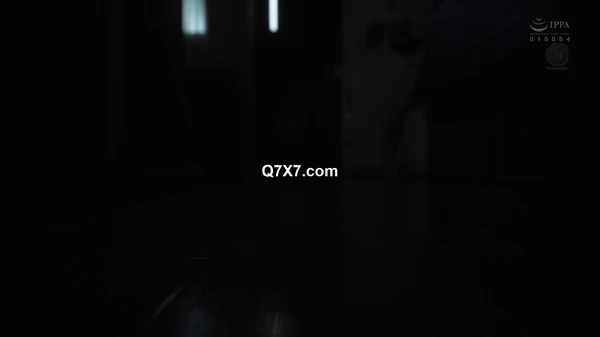 [FHD] JUR-206 甘い囁きに流されるまま、僕は大学を留年するまで、人妻との巣篭もりSEXに溺れて…。 小島みなみ