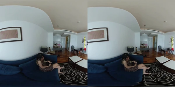 JohnTron VR - Nut - ショッピングモールで出会った痩せたタイ人少女が簡単にポルノビデオに誘惑される 2880p