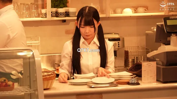 [FHD] FOCS-243 あざと可愛い美少女カフェ店員の小悪魔誘惑 見つめられながらペロペロ乳首舐めで理性はプッツン！激ピス種付けプレス中出し不倫 南日菜乃