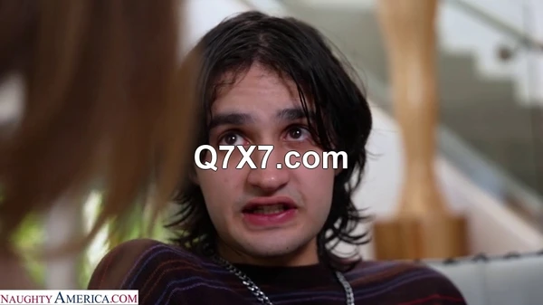 MyFriendsHotMom 25 02 21 Aderes Quin XXX 480p MP4-XXX [XC]