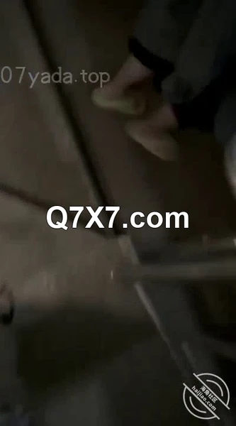 海角社区母子乱伦专家妈妈的丰乳大腚最新作 效仿A片让老妈带着跳蛋逛街回家主动要和我做爱