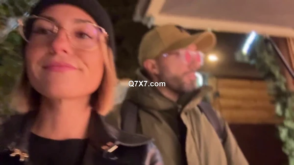 JacquieEtMichelTV - Pam visits Aix in her own way 2024.12.28 1080p