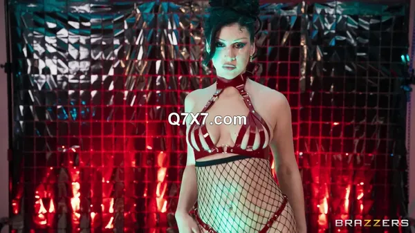 BrazzersExxtra 24 12 26 Queenie Sateen Squirting Threeway XXX 720p MP4-XXX [XC]