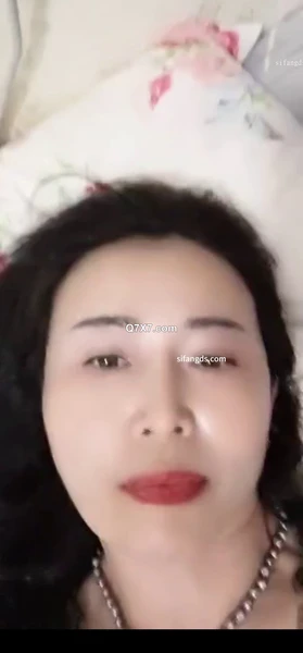 2024年11月最新，[抖音福利]极品韵味熟女，[达琳]，老A8也是A8，风情万种，年轻时候大美女