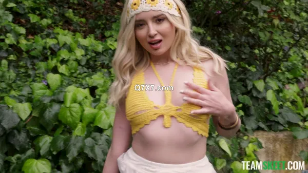 TeamSkeetAllstars 25 04 04 Lexi Lore XXX 1080p MP4-WRB [XC]