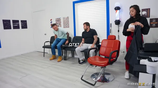 BrazzersExxtra 25 04 04 Chloe Surreal Trimzz Episode 2 XXX 1080p MP4-WRB [XC]