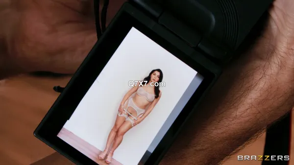 BrazzersExxtra 25 04 01 Valentina Nappi Valentina By Manuel XXX 1080p MP4-WRB [XC]