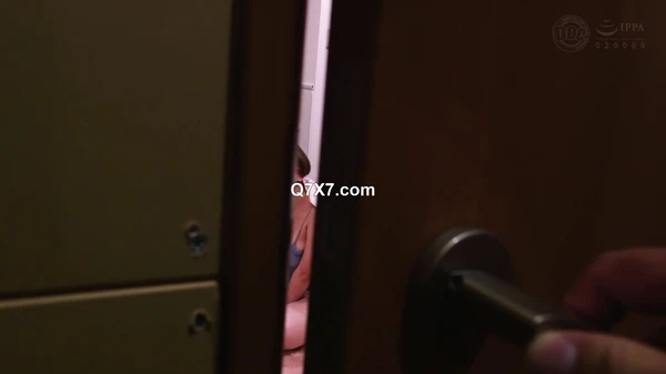 [FHD] DOCZ-003 いつだって無防備ノーブラハミ乳で無自覚誘惑してくる彼女のお姉ちゃんに「勃起してるのバレバレだよ？」と見透かされ、プランク騎乗位＆ミューイングフェラで彼女に隠れて何度も何度もイカされたボク。宍戸里帆