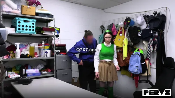 Shoplyfter 25 03 15 Hazel Moore Take My Pussy Officer XXX 1080p MP4-WRB [XC]