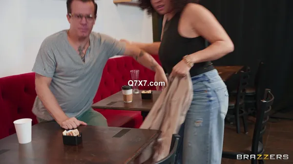 BrazzersExxtra 25 03 12 Brandy Salazar Free Money Smashers XXX 1080p MP4-WRB [XC]