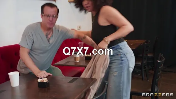 BrazzersExxtra 25 03 12 Brandy Salazar Free Money Smashers XXX 480p MP4-XXX [XC]