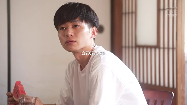 [FHD] IPZZ-503 夏の終わりの汗だく中出し性交 人妻になったお従姉ちゃんの無防備な色気にボクは理性を抑えられず…。 明里つむぎ