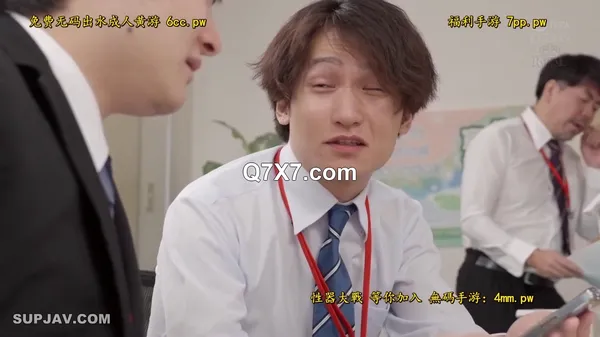 [720p]ROYD-227[破解薄碼]朝起きたら部屋に下着姿の同期女子社員！いつも生意気で悪態ばかりついてくるのに、甘えてきたので… 似鳥日菜