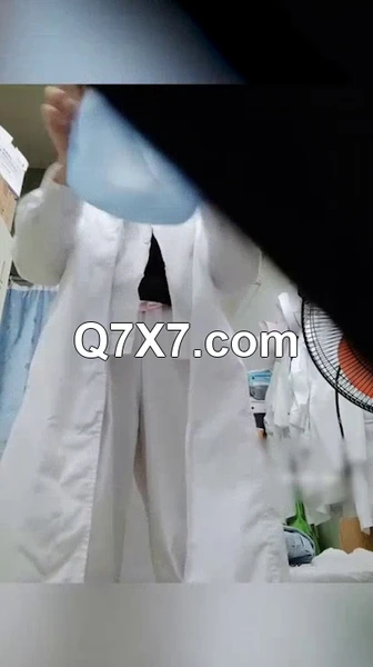 [云南医院漂亮小护士]工作期间肛交露出自摸洗澡泄露，相当大胆开放完整版）