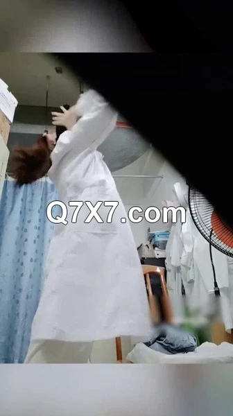 [云南医院漂亮小护士]工作期间肛交露出自摸洗澡泄露，相当大胆开放完整版）