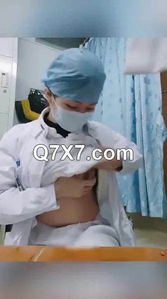 [云南医院漂亮小护士]工作期间肛交露出自摸洗澡泄露，相当大胆开放完整版）