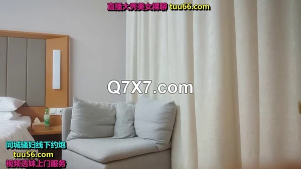 漂亮美乳小仙女 先进去一下要要痒啊好痒 身材高挑大长腿一线天粉鲍抠的受不了 刚操就白汁直流偷偷无套射了一背爽叫不停
