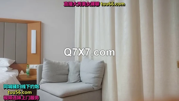 漂亮美乳小仙女 先进去一下要要痒啊好痒 身材高挑大长腿一线天粉鲍抠的受不了 刚操就白汁直流偷偷无套射了一背爽叫不停