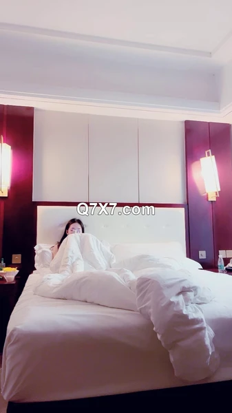 [柬埔寨探花]非常嫩的妹妹，掀开被子骑脸吃吊，骑上来深插骚穴，搞的妹妹受不了，射的有点快 | 國內原創 - 我为人人