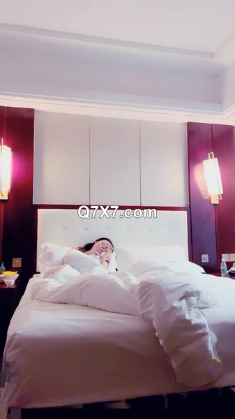 [柬埔寨探花]非常嫩的妹妹，掀开被子骑脸吃吊，骑上来深插骚穴，搞的妹妹受不了，射的有点快 | 國內原創 - 我为人人