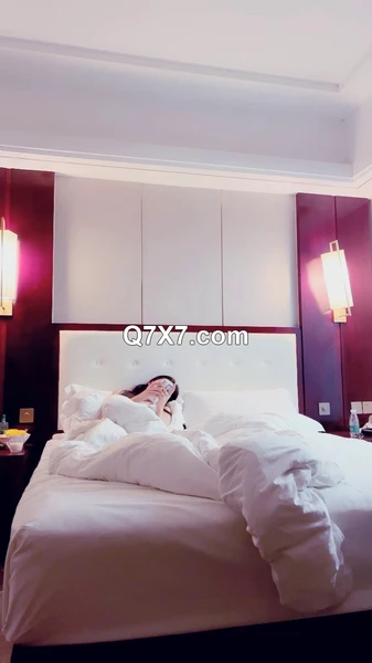 [柬埔寨探花]非常嫩的妹妹，掀开被子骑脸吃吊，骑上来深插骚穴，搞的妹妹受不了，射的有点快 | 國內原創 - 我为人人