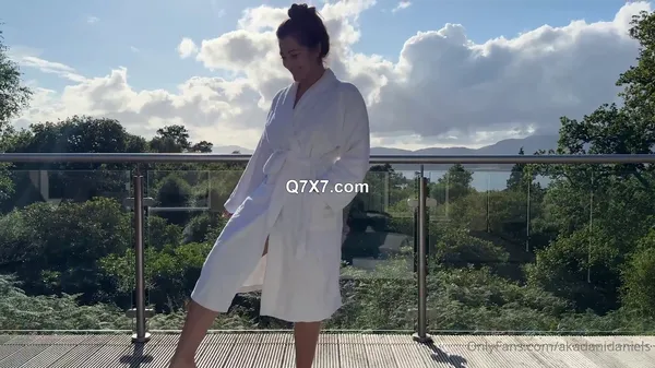 OnlyFans - Dani Daniels - Hot Tub Poolside Sex Tape 1080p