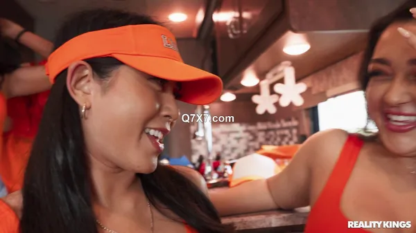 [1080p]CrazyCollegeGFs 25 04 17 Emerald Loves And Cassie Lenoir Traveling Fan Fuck Fest XXX MP4-HEVC