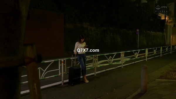 hmn-693 旦那の不倫で家出した叔母さんが僕の家に入り浸り…轻熟女のJcupおっぱいと寂しげな表情に欲情して中出ししまくった1週間の出来事。 JULIA