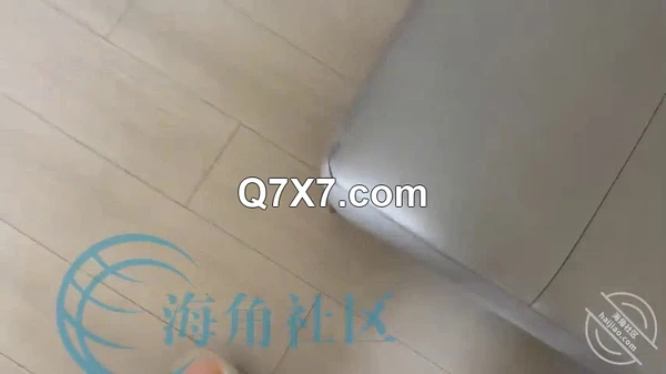 父女乱伦大神[我是奶气草莓]付费钻石贴，女儿为了不让我和她妈妈离婚，将她的第一次给了我！处女血流