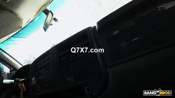 [720p]BangBus 25 04 16 Tall Hottie Alli XXX MP4-HEVC