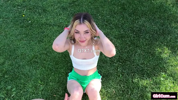 GirlCum 24 07 27 Demi Hawks Park Workout XXX 1080p MP4-WRB [XC]