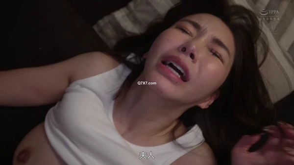 [4K中字] JUQ-806 為了確認老婆對我的愛 讓她跟部下獨處三個小時…結果追擊中出16發 老婆被偷走的NTR故事 愛弓涼 [中文字幕]
