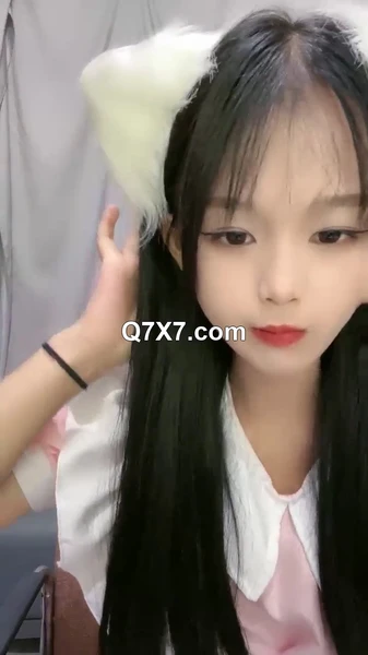 3这个是真的嫩，川妹子，软萌小仙女[小易的so啵啵]娇小玲珑被干得皱眉头喊疼，多场无套，啪啪内射中出