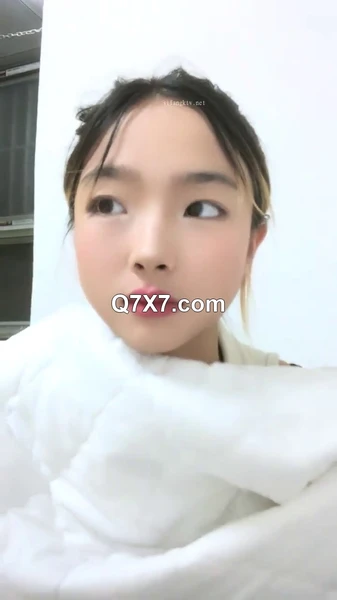 灌醉18岁的学生妹，[小乖7]，几瓶啤酒就喝醉了，被操了，娇喘喊着~快~快~快