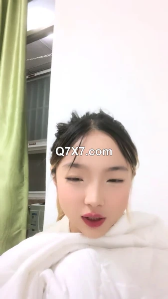灌醉18岁的学生妹，[小乖7]，几瓶啤酒就喝醉了，被操了，娇喘喊着~快~快~快