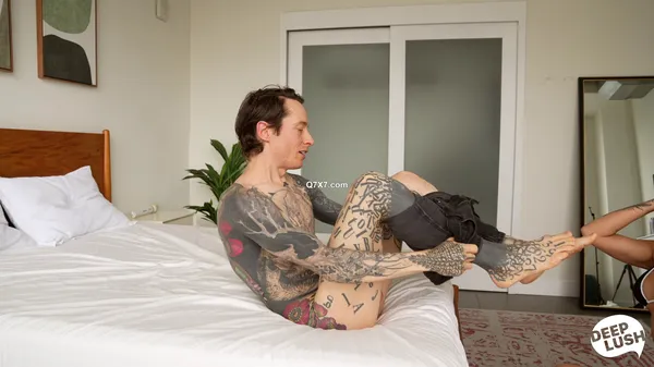 DeepLush 24 07 10 Essie Gotback Giving It All XXX 2160p MP4-WRB [XC]