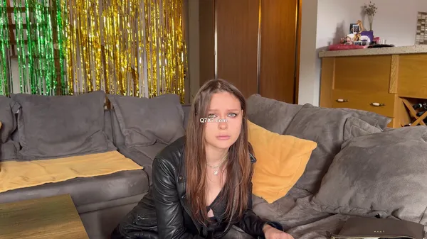 OnlyFans - Alexa Poshspicy - A young rebel gives in all holes to keep her secret 2160p