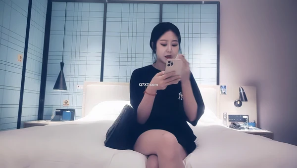 [AI画质增强]反侦察意识很强的校花用手机偷偷扫描有没有偷拍设备 非常温柔的东北小骚货被狠狠输出