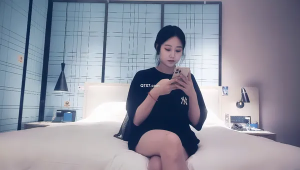 [AI画质增强]反侦察意识很强的校花用手机偷偷扫描有没有偷拍设备 非常温柔的东北小骚货被狠狠输出