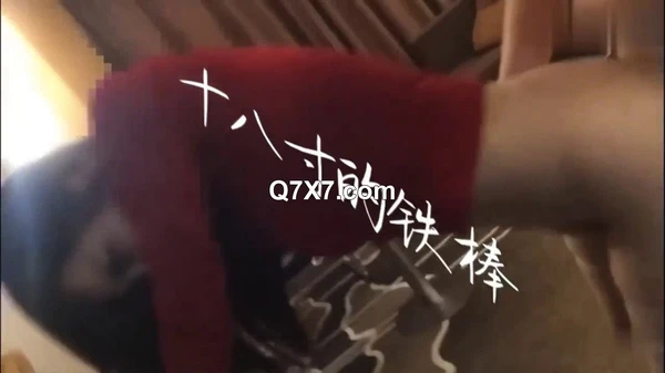 [青岛兄嫂通奸门]「十八寸的铁棒」变态嫂子极限反差玩很大，毒龙舔脚，全程骚话